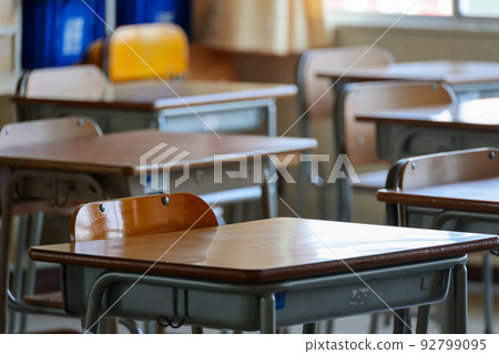 School classroom Empty classroom in the daytime 92799095