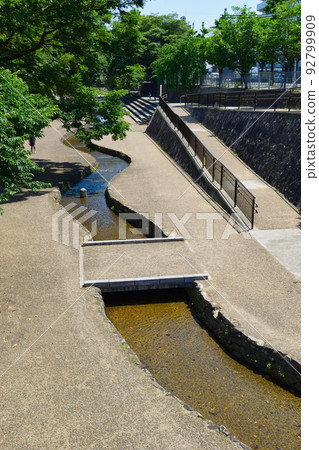Horikawa and waterside around Ichijo Modoribashi Bridge in Kyoto 92799909