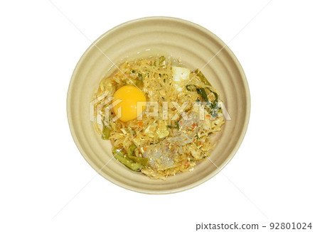 stir fried glass noodles pork and chicken meat with vegetable sukiyaki sauce topping egg and on bowl stir fried glass noodles pork and chicken meat with vegetable sukiyaki sauce topping egg and on bowl 92801024