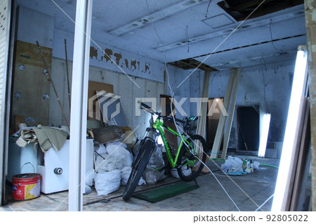 Material yard and illuminated bicycle 92805022