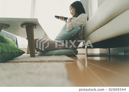 女生 女孩 女性 92809344