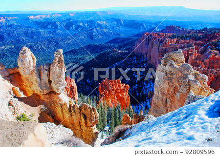 View from Rainbow Point in Bryce Canyon National Park in early spring, Utah, USA 92809596