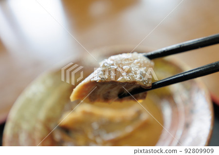 在漁港前的餐廳(青森縣八戶市)的味噌燉鯖魚特寫 在漁港前的餐廳(青森縣八戶市)的味噌燉鯖魚特寫 92809909