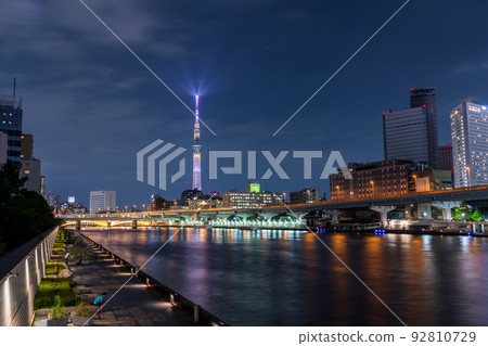 City night view "Tokyo" Sumida River and Metropolitan Expressway 92810729