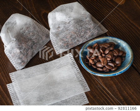 A scent bag made by putting coffee beans in a non-woven fabric. room fragrance. A scent bag made by putting coffee beans in a non-woven fabric. room fragrance. 92811166