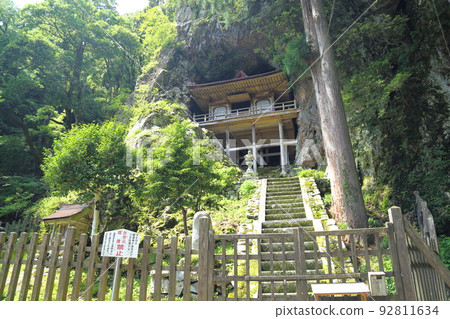 Fudoin Iwayado (National Important Cultural Property, Japan's Three Great Input Halls, Japan's Three Great Fudo Myo'o) [Iwayado, Wakasa Town, Yazu-gun, Tottori Prefecture] 92811634