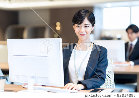Business woman office businessman photography cooperation: WEEK Shibadaimon (Sun Frontier Real Estate) Business woman office businessman photography cooperation: WEEK Shibadaimon (Sun Frontier Real Estate) 92814895