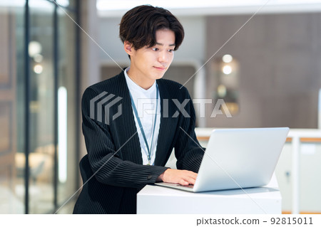 Engineer office casual business office photography cooperation: WEEK Shiba Daimon Sun Frontier Fudousan 92815011