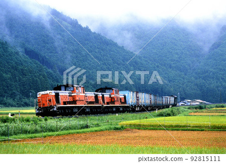 1999 DD51 雙集裝箱貨運列車在紀成乾線上 1999 DD51 雙集裝箱貨運列車在紀成乾線上 92815111