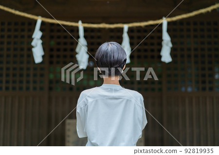 合掌、祈禱、參拜、參觀景點、神社、觀光景點 合掌、祈禱、參拜、參觀景點、神社、觀光景點 92819935