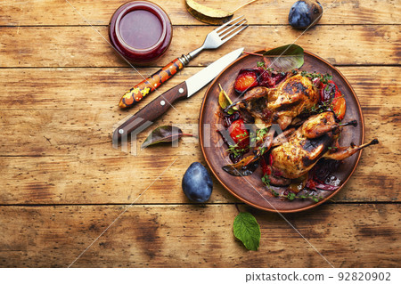 Delicious dish is fried quail Delicious dish is fried quail 92820902