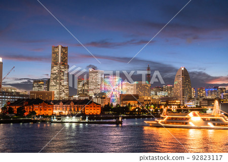 《Kanagawa Prefecture》Yokohama Minato Mirai/Summer Dusk 92823117