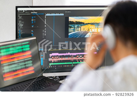 Video / Video Creator Male Laptop Audio Editing Audio Editing Noise Removal Headphones Video / Video Creator Male Laptop Audio Editing Audio Editing Noise Removal Headphones 92823926