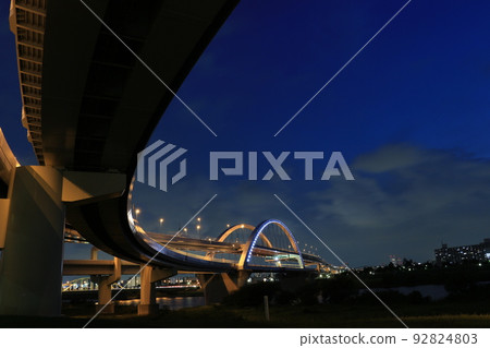 Night view of Goshiki Ohashi Bridge in Adachi Ward 92824803