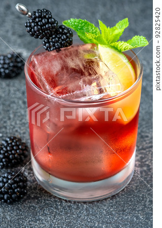 Blackberry Bourbon Smash 92825420