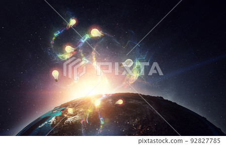 Light bulb image as symbol of innovation 92827785