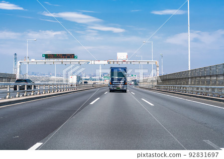 《Kanagawa Prefecture》Truck driver, Shuto Expressway Wangan Route 《Kanagawa Prefecture》Truck driver, Shuto Expressway Wangan Route 92831697