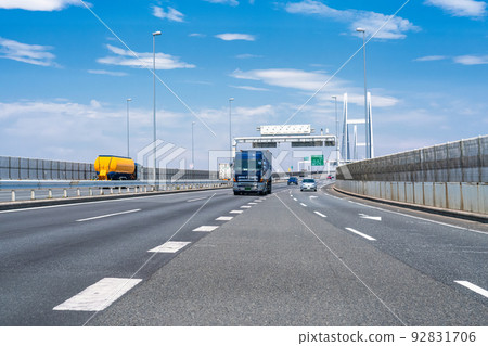 《Kanagawa Prefecture》Truck driver, Shuto Expressway Wangan Route 《Kanagawa Prefecture》Truck driver, Shuto Expressway Wangan Route 92831706