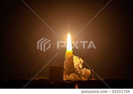 在種子島夜間發射 H-IIA 火箭 92831784