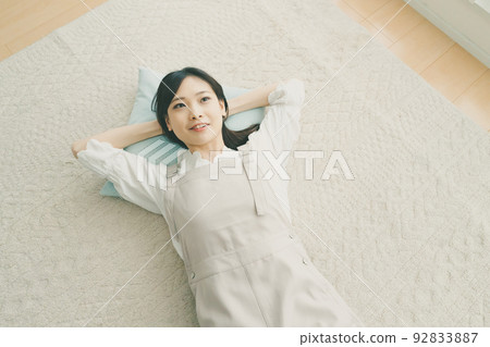 females, female, lady 92833887