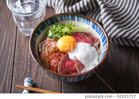 Roast beef bowl Roast beef bowl 92835717