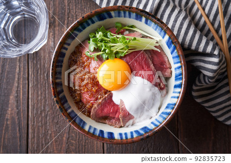 Roast beef bowl 92835723