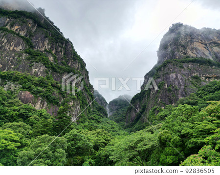 東圭亞那高地延岡的 Gyokono 瀑布鳥瞰圖 92836505