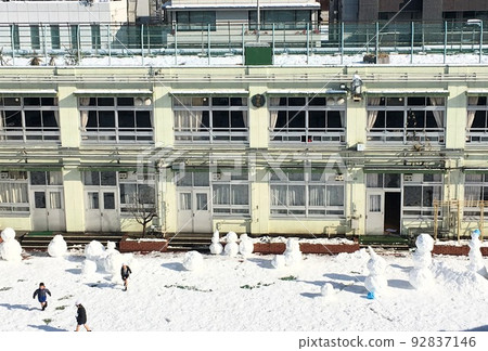 積雪 下雪 雪 92837146
