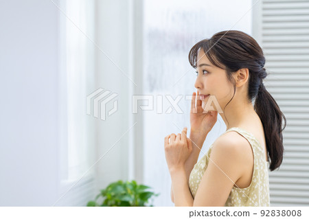 年輕女性的美麗 92838008