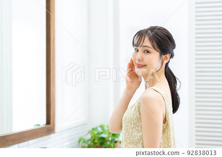 年輕女性的美麗 92838013