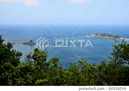 從田瀨長廊眺望三美阿那島和熊野海[三重縣渡賴郡大樹町] 92838034