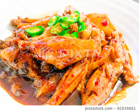 中國家常紅燒雞翅（辣醬油燉雞翅） 92839881