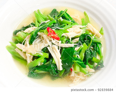 Chinese home-cooking, stir-fried purple horn leaf gold needle 菇 Chinese home-cooking, stir-fried purple horn leaf gold needle 菇 92839884