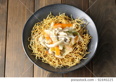 A bird's-eye view of sara-udon with bean paste containing shimeji mushrooms, carrots, and onions 92840225