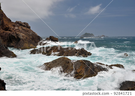 田瀨海岸(三面島)【三重縣北室區紀北町】 田瀨海岸(三面島)【三重縣北室區紀北町】 92841721