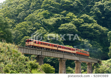 Mimasaka Slow Life Train for the First Time in 3 Years Mimasaka Slow Life Train for the First Time in 3 Years 92843989
