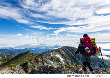 山女和北阿爾卑斯山脊線 92847525