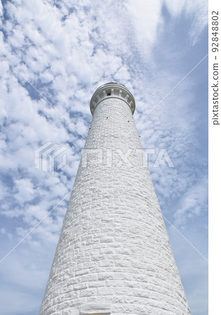 陽光明媚的島根縣出雲日禦崎燈塔 陽光明媚的島根縣出雲日禦崎燈塔 92848802