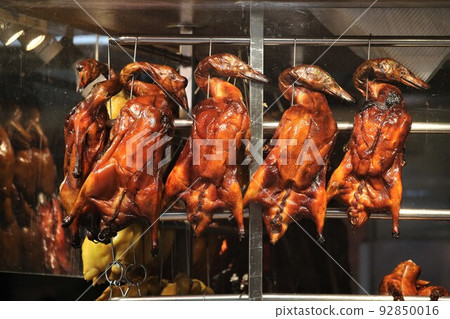 Duck pottery and char siu sold in Wan Chai, Hong Kong. very delicious. Duck pottery and char siu sold in Wan Chai, Hong Kong. very delicious. 92850016