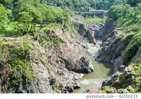 [Takayama Main Line] Local train crossing Hisuikyo 92850233
