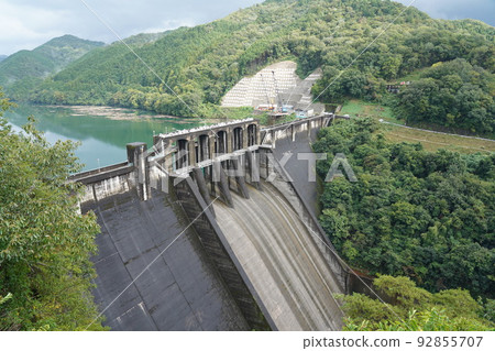Yaotsu Town, Gifu Prefecture Maruyama Dam (side) 92855707