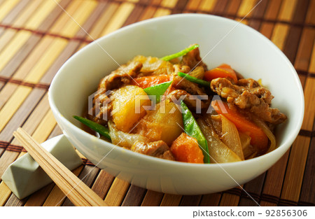 肉和土豆 肉和土豆 92856306