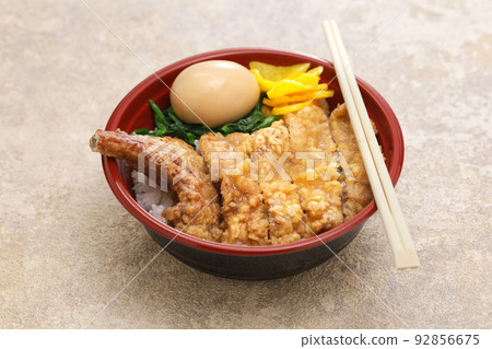 Taiwanese pork bone lunch 92856675