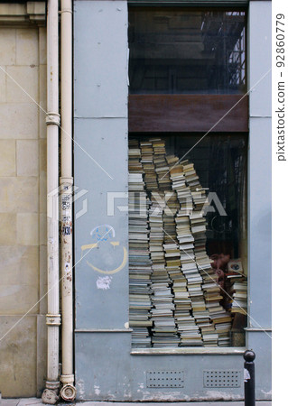 巴黎通道拱廊購物街風光 92860779