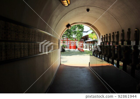 Takatsuka Atago Jizoson Ichinen Cave in Hita City 92861944