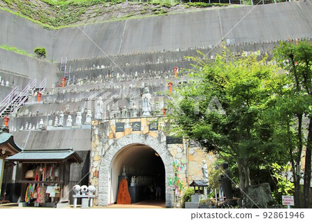 日田市高塚愛宕地藏一念洞窟 92861946