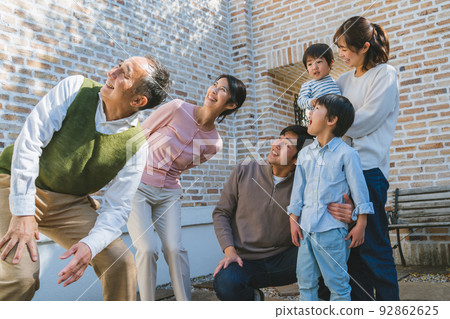 Three generations family 92862625