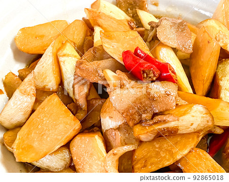 中國上海菜、炒 makomodake 和 tontoro 92865018