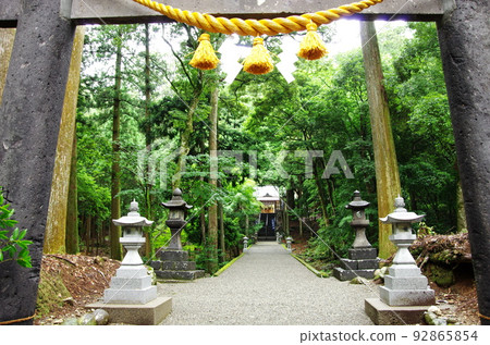 延岡市禦助神社杉樹的院落 延岡市禦助神社杉樹的院落 92865854