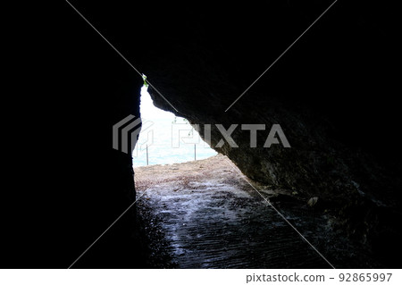 Ibaruma Sabichi Limestone Cave Exit (Ishigaki Island, Okinawa) Ibaruma Sabichi Limestone Cave Exit (Ishigaki Island, Okinawa) 92865997